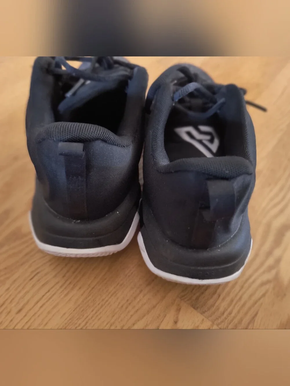 Nike Giannis Immortality Basketball Sneaker Show Size 6.5